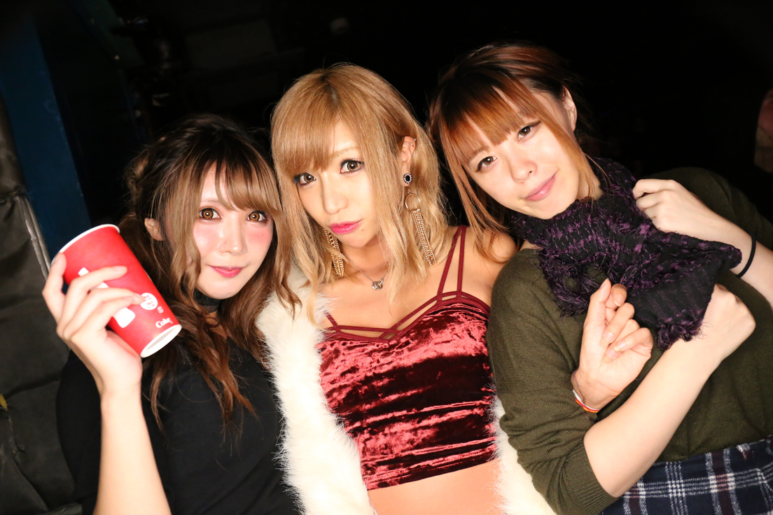 「歌舞伎町ハロウィン」のコスプレ仮装ギャル