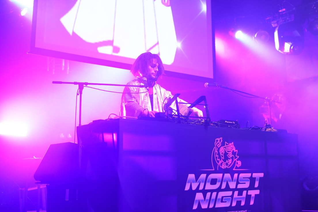 DJ MANJIROさん
