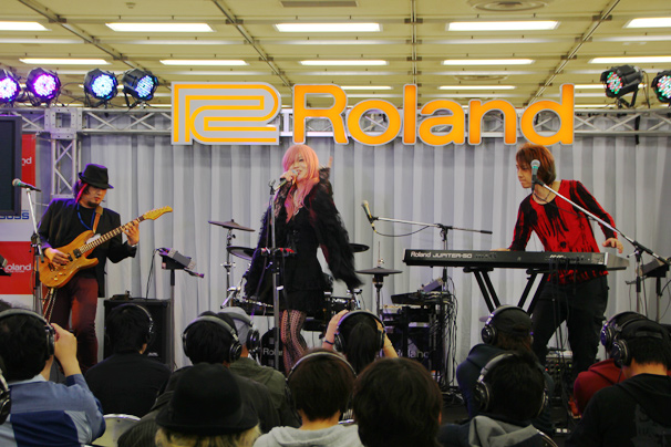 Rolandブースライブ