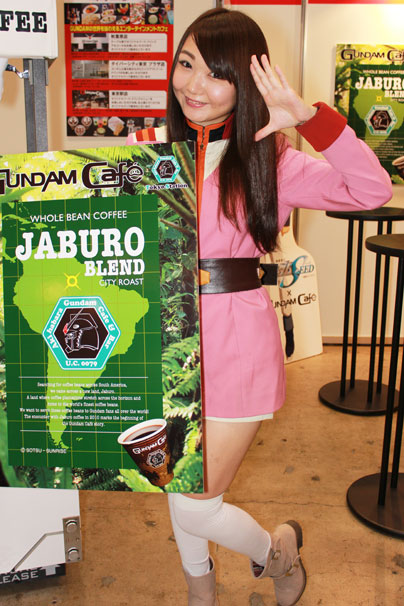 バンダイブース内ガンダムカフェのコンパニオンさん3