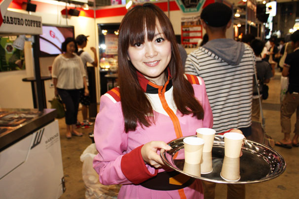 バンダイブース内ガンダムカフェのコンパニオンさん2