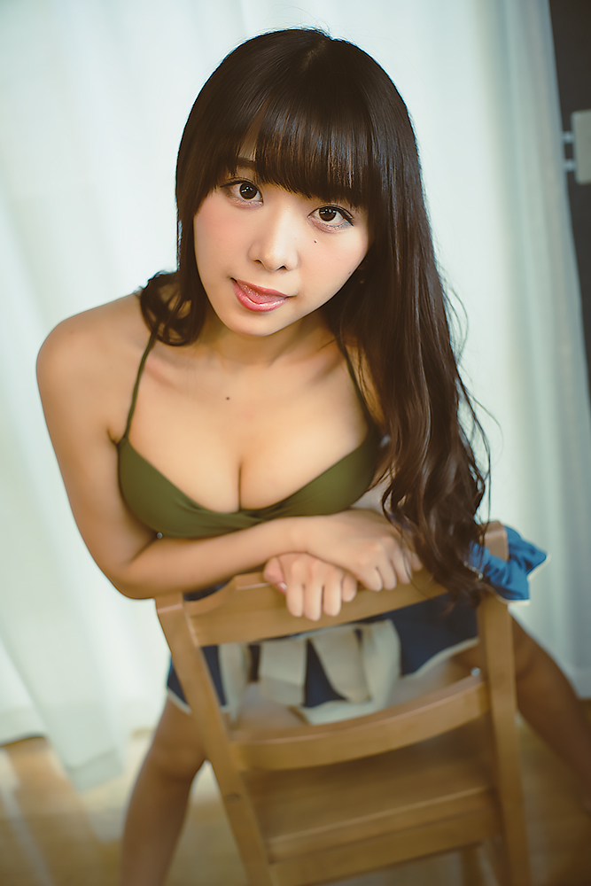 真島なおみさんの水着グラビア68