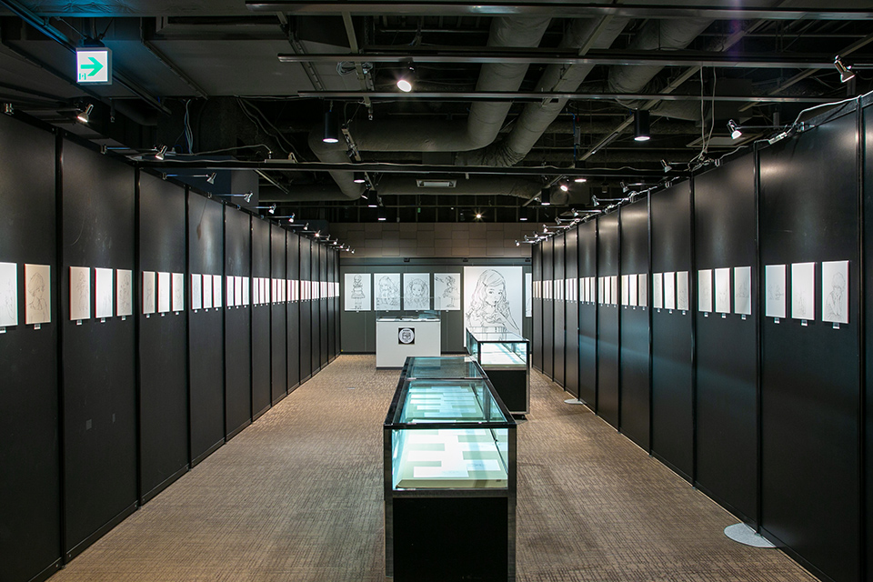 「『その時、カノジョは。』放送記念 窪之内英策展～100のときめき～」の様子_2