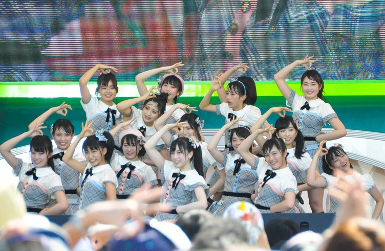 AKB48 Team 8