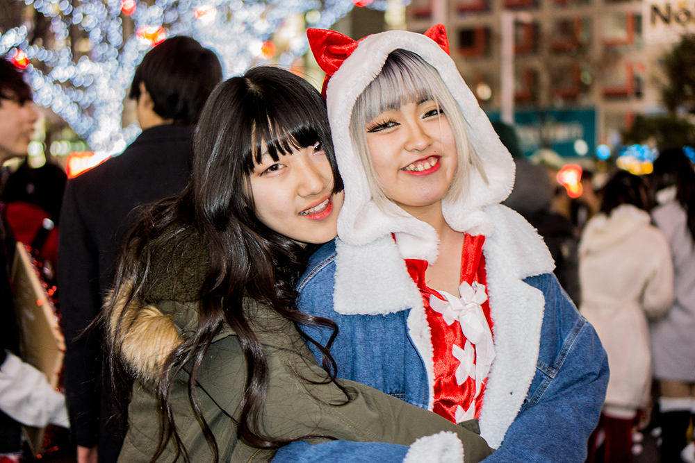 右が、アパレル店員の女の子