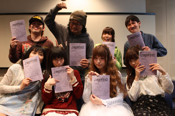 上段左から浜添伸也さん・後藤ヒロキさん・佐藤はなさん・加藤健さん、下段左から新井里美さん・村川梨衣さん・やのあんなさん・三森すずこさん