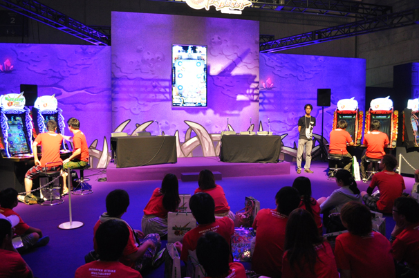 モンフェス／モンスターストライク MULTI BURST（マルチバースト）ブースの様子