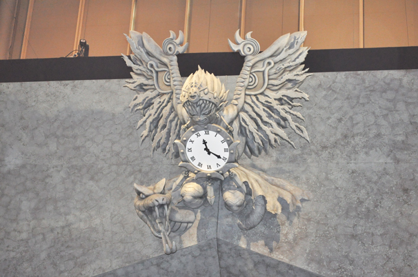 モンフェス／ワールズ・エンドの時計像