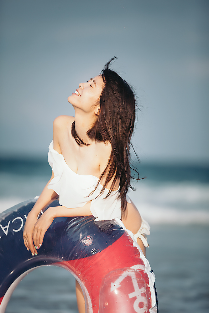 楠ろあさんの水着グラビア