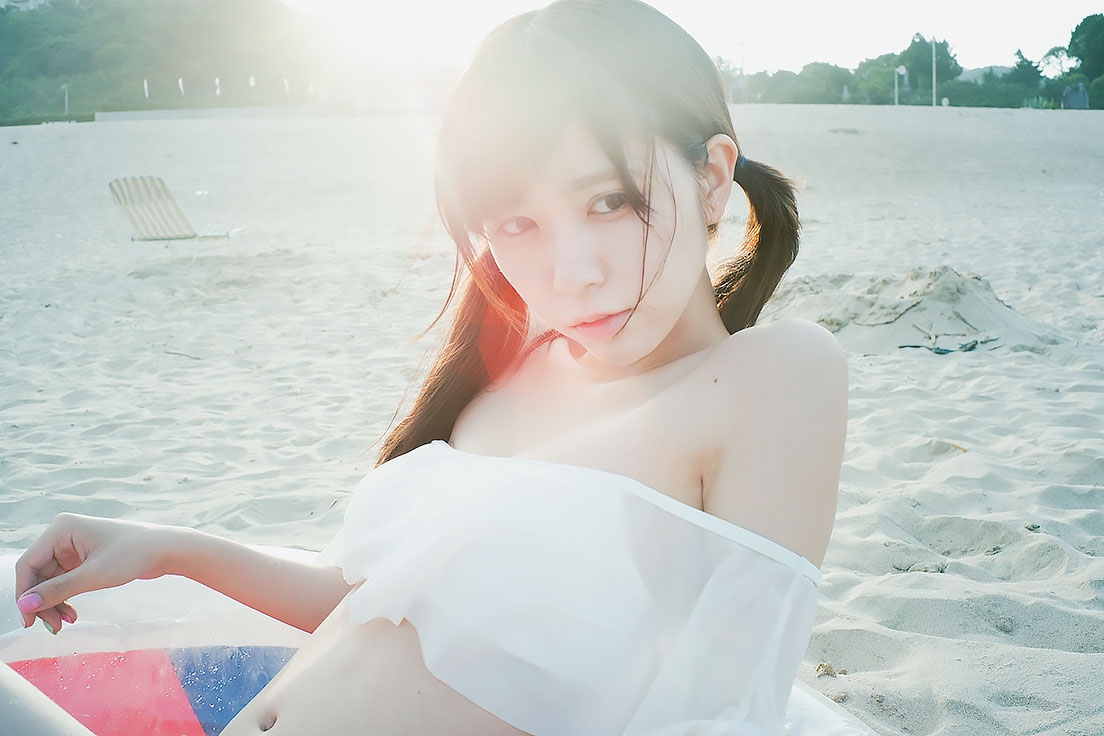 楠ろあさんの水着グラビア