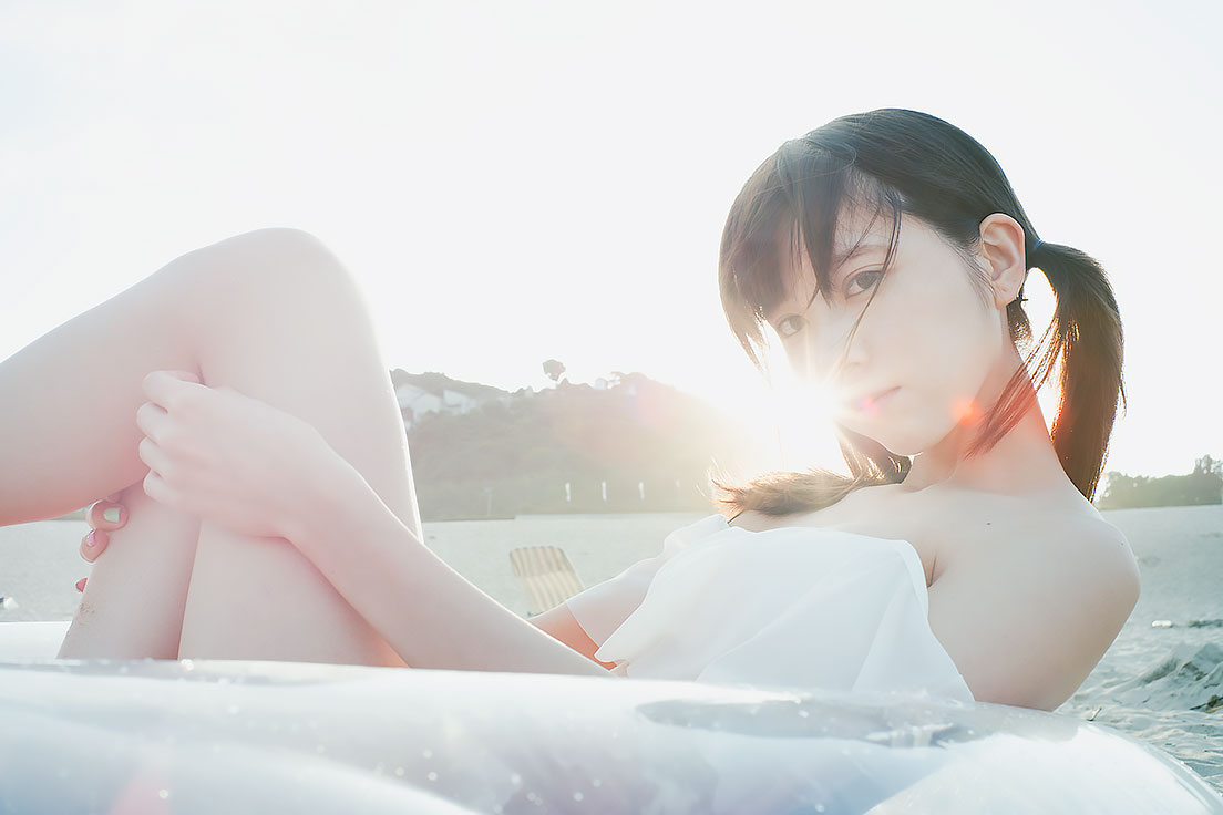 楠ろあさんの水着グラビア