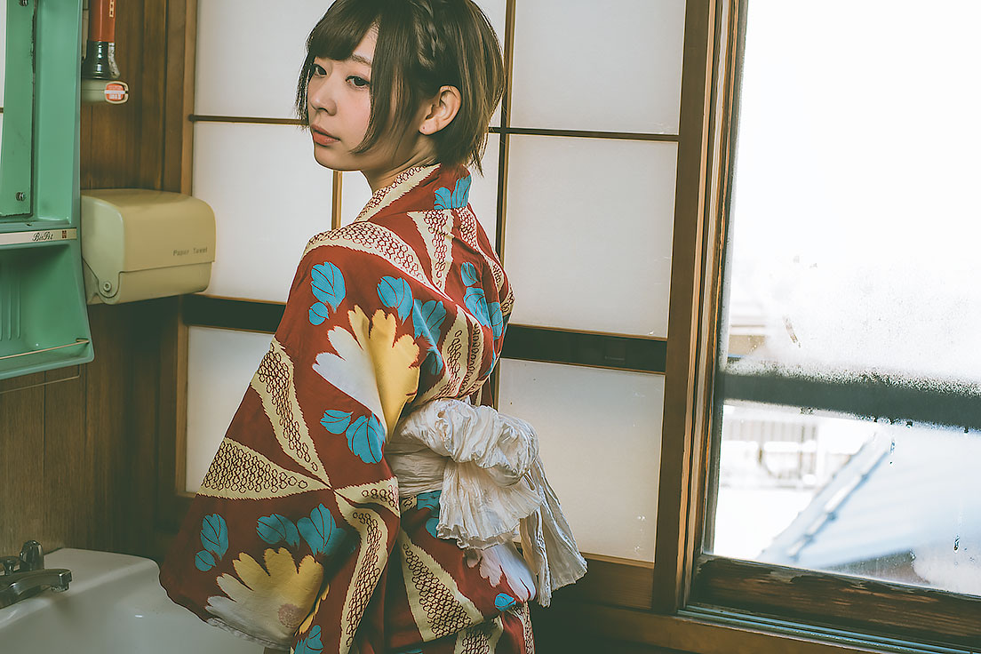 小日向結衣さんの温泉グラビア