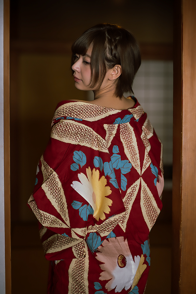 小日向結衣さんの温泉グラビア