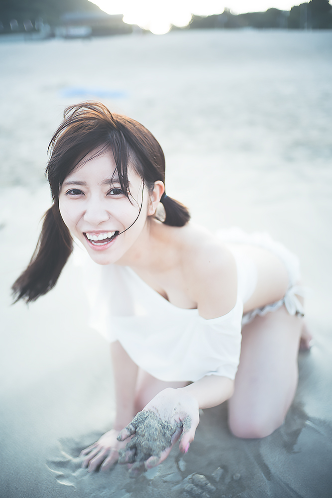 楠ろあさんの水着グラビア