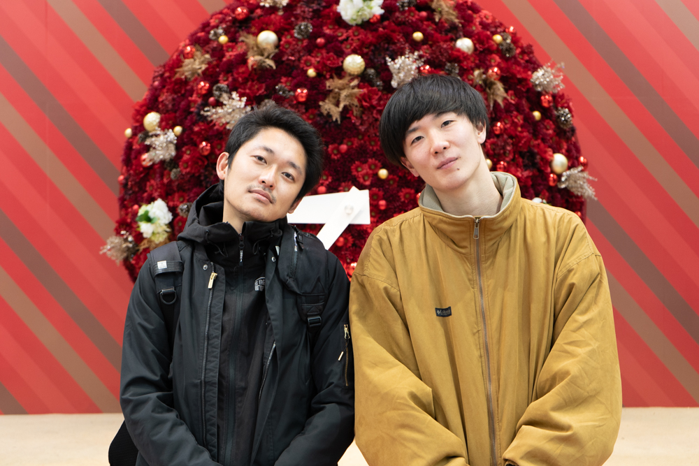 左が筆者、右が現役大学生