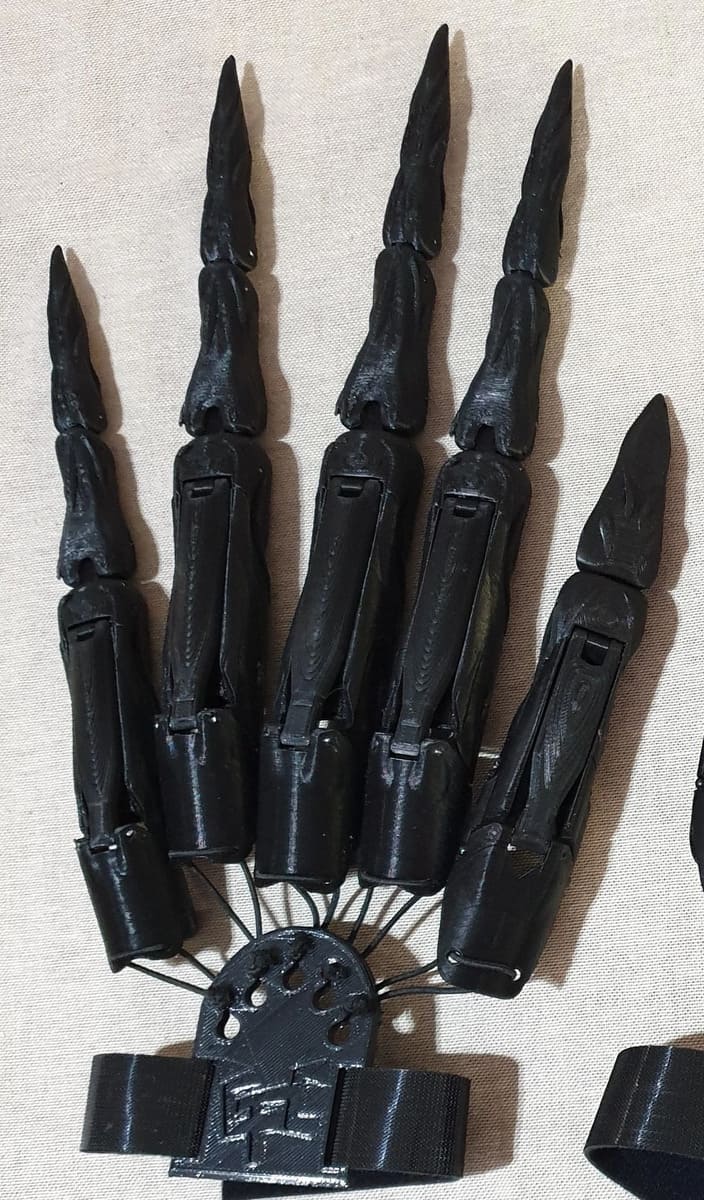 Tree - Single Hand Black