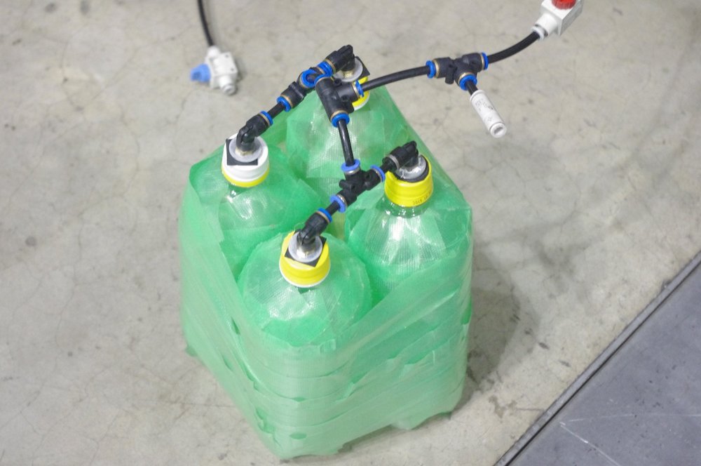 『ニコニコ超会議2016』超VRアトラクションズエリアでの「失禁体験会」3