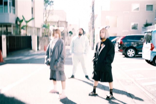 毒kinokopink「kill remote」新作のテーマは「みなしギャルと猫」