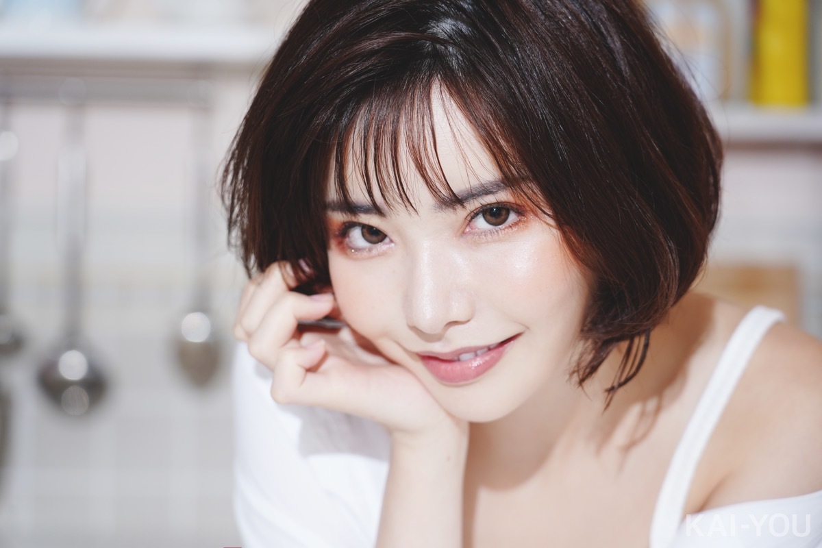 深田えいみさん撮り下ろし写真（よむさんによるイラスト化企画）