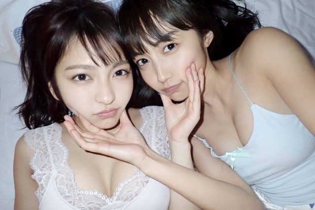 ②黒木ひかり、十味：(c)佐藤佑一／週刊プレイボーイ