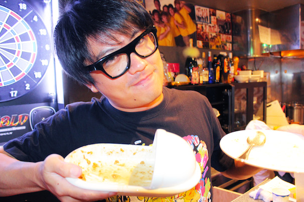「うんこ味のカレー」完食 ！