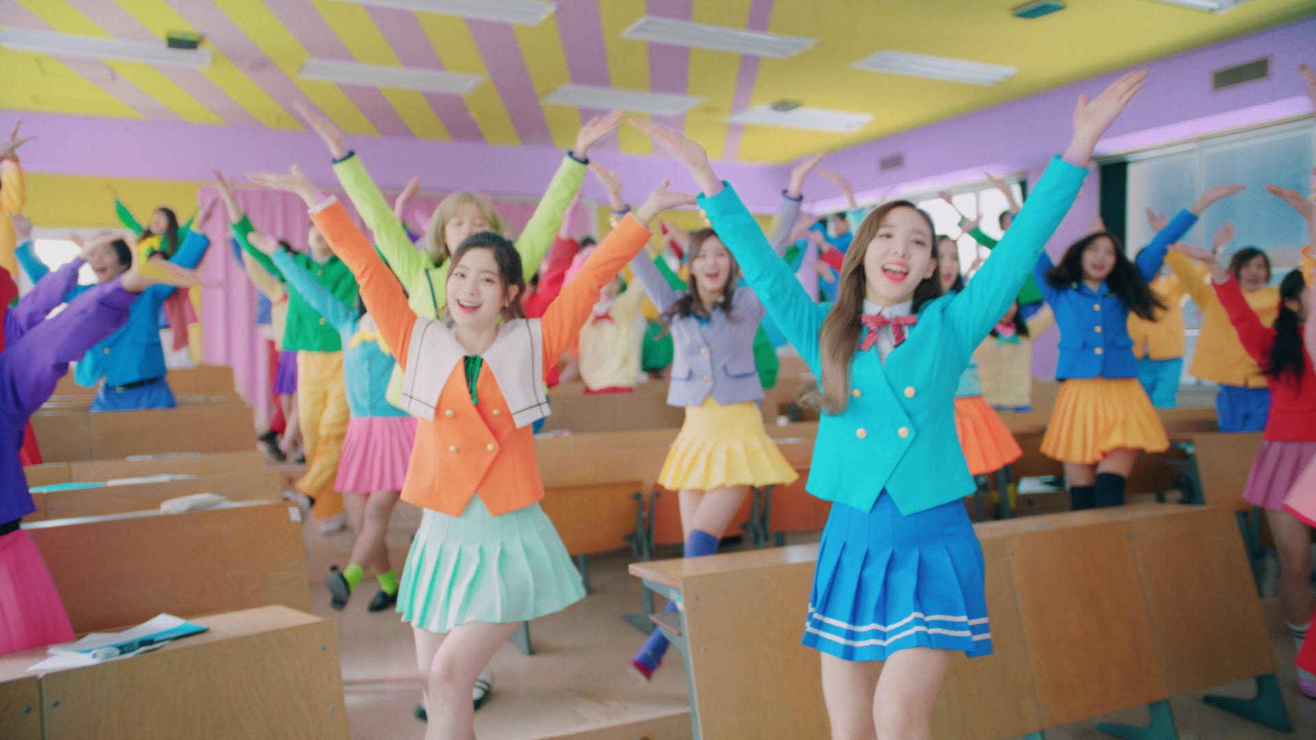 TWICE出演ワイモバイルCM「転校生」篇9