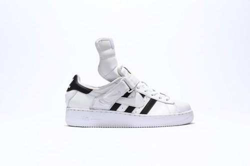 「Incorporation Code Sneakers」