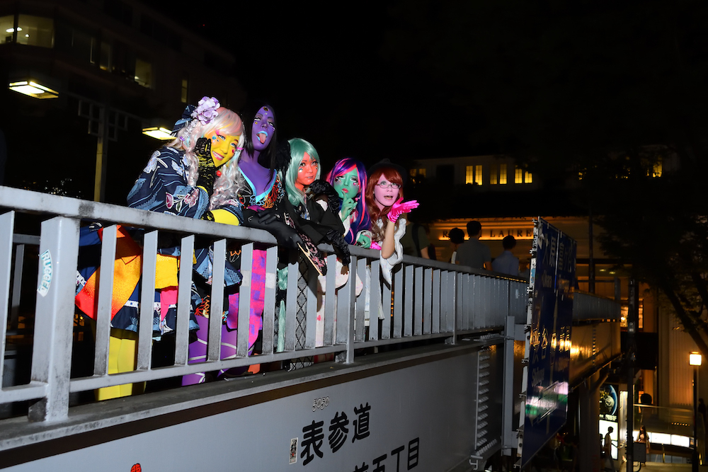 異色肌ギャル表参道1