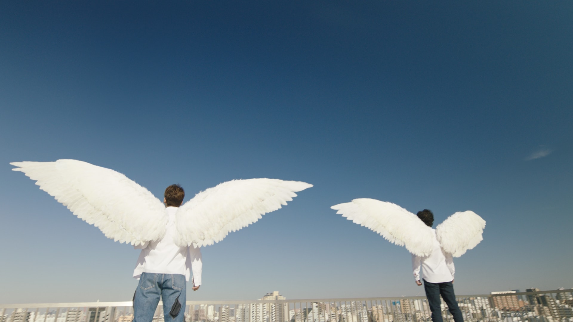 稲垣さんと香取さん出演「オールフリー」CM「生きてるっ！」篇13