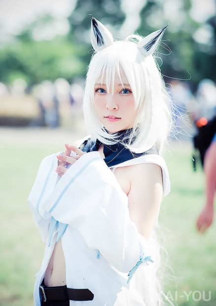 涼本奈緒さん／バーチャルYouTuber・白上フブキ