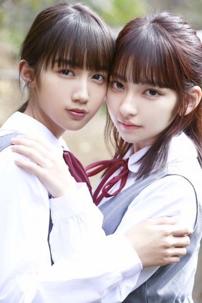 ②黒木ひかり、十味：(c)佐藤佑一／週刊プレイボーイ