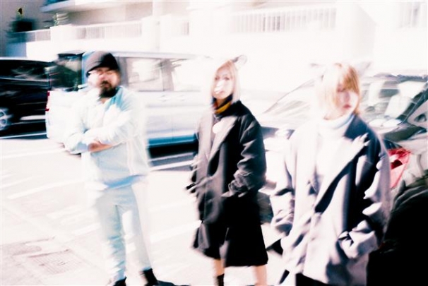 毒kinokopink「kill remote」新作のテーマは「みなしギャルと猫」