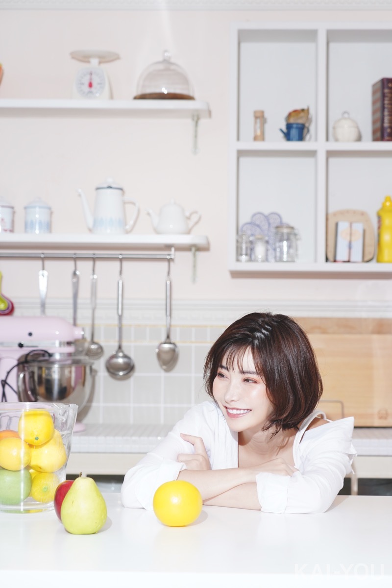 深田えいみさん撮り下ろし写真（よむさんによるイラスト化企画）