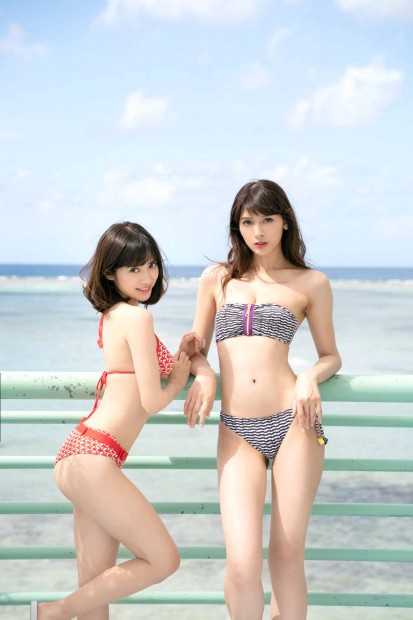 ③アンジェラ芽衣、桃月なしこ：(c)YOROKOBI／週刊プレイボーイ