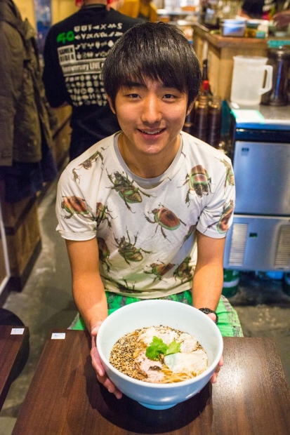 地球少年・篠原祐太のコオロギラーメン実食レポート2