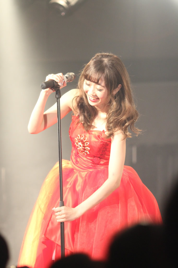 ドレスを着たericaさん