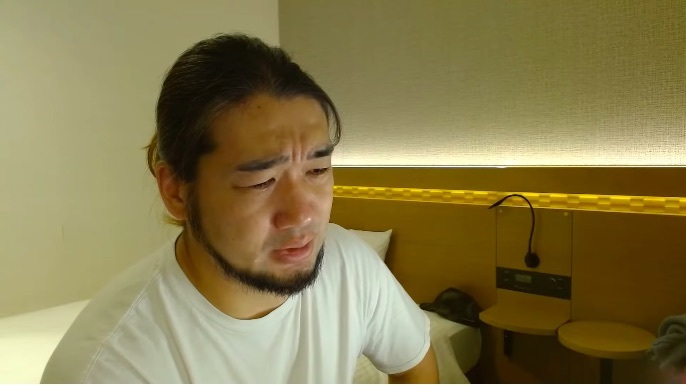 涙を浮かべるシバターさん