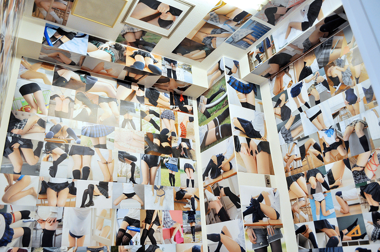 「ふともも写真の世界展」