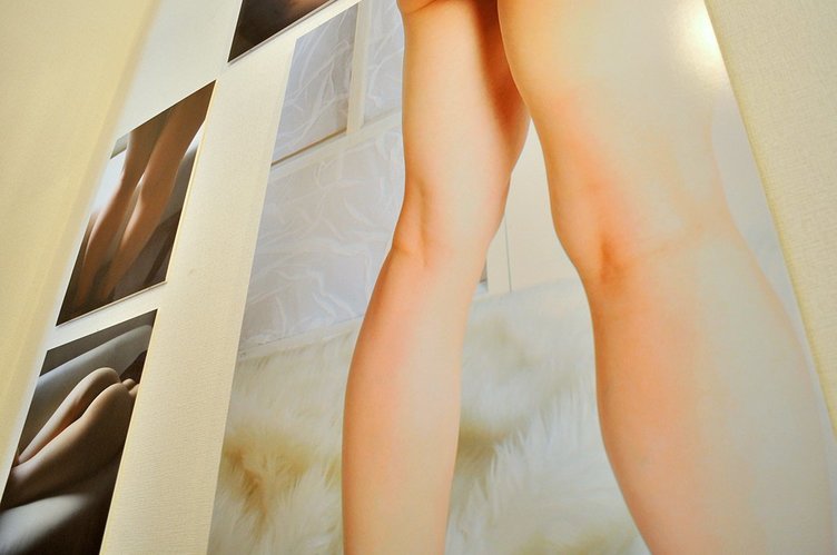 「ふともも写真の世界展」