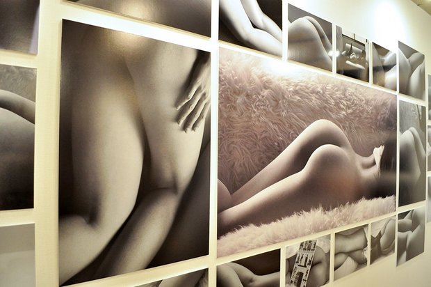 「ふともも写真の世界展」