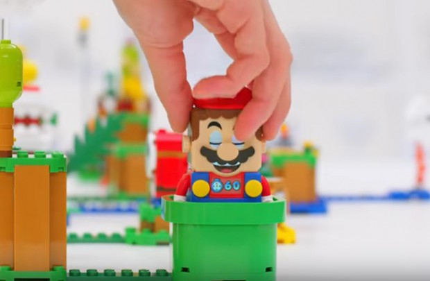 土管に入るマリオ／画像は動画「レゴスーパーマリオでの大冒険がはじまる！」から