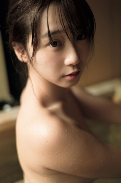 伊織もえ写真集『ぼくともえ。』より_2