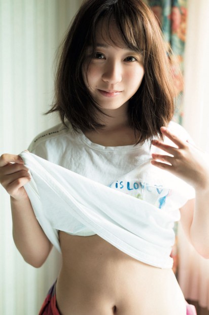 伊織もえ写真集『ぼくともえ。』より_3