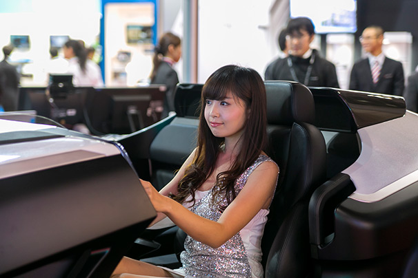 「東京モーターショー2015」美人コンパニオン画像まとめ46