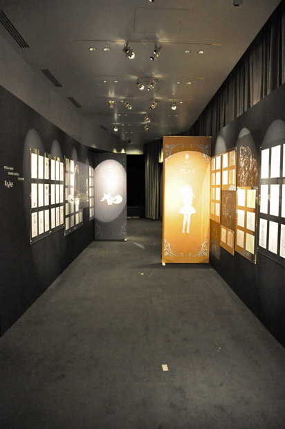 マミ・キュウべえ（複製原画展示）