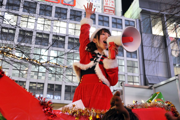 これが渋谷のクリスマスイヴや！ 美人サンタにイケメントナカイ画像まとめ