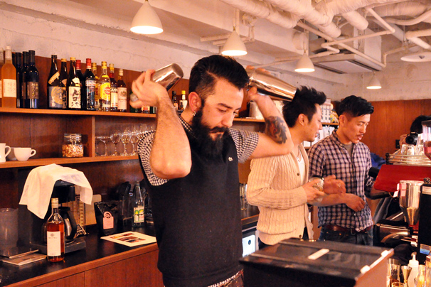 中野ブロードウェイのBar Zingaro