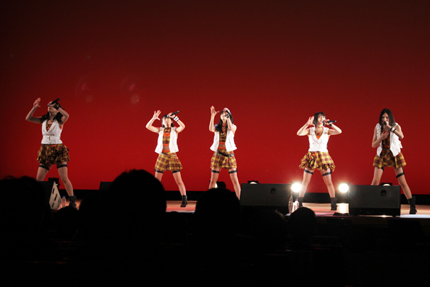 渋谷の成人式でのベイビーレイズの写真2