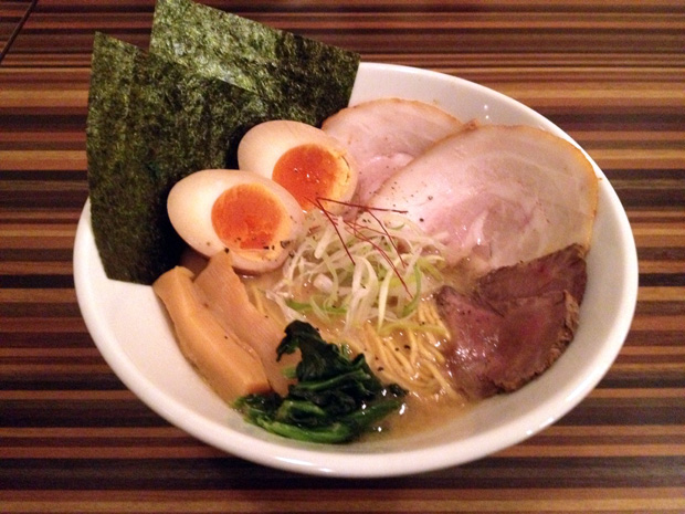 RAMEN DINING JinGu 「らーめん全部のせ」