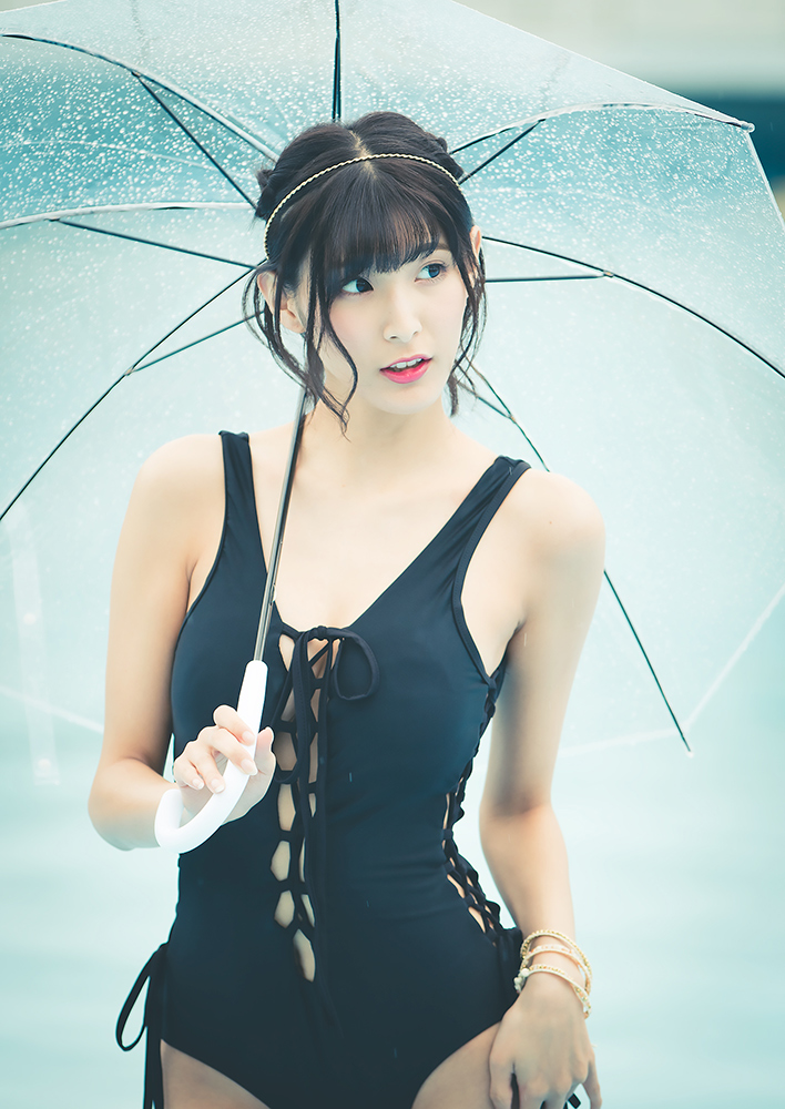 彩川ひなのさん